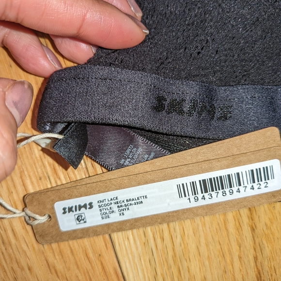 NWT SKIMS KNIT LACE SCOOP BRALETTE & BOY SHORT SET IN ONYX - Picture 8 of 8